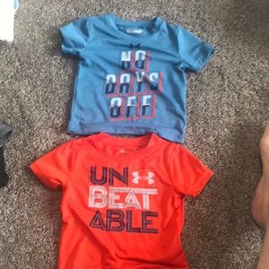 Two under Armour shirts